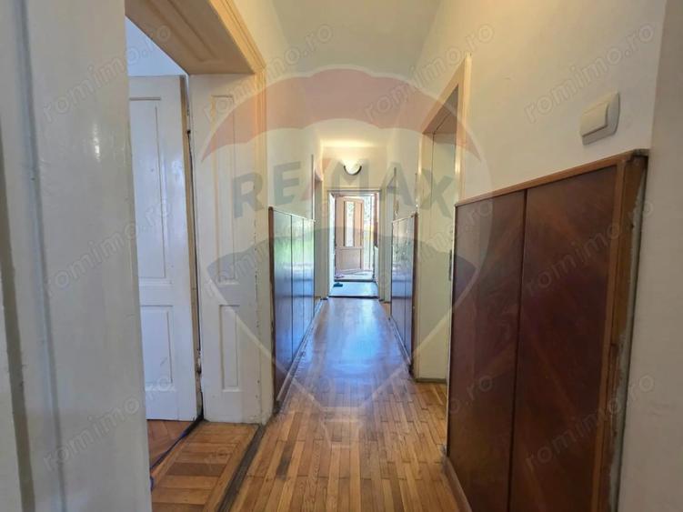 Apartament cu 3 camere decomandat, mobilat în Vitrometan