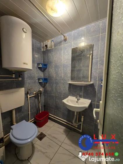 Apartament cu 3 camere semidecomandat în Neptun