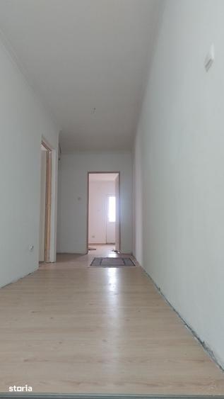 Casă cu 5 camere cu Teren 250 Mp în Năvodari
