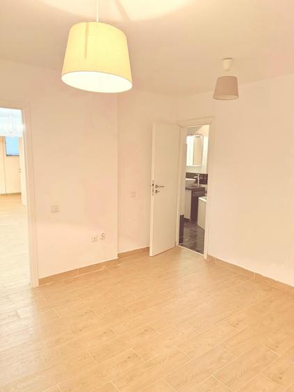 Apartament cu 3 camere semidecomandat în Arcul de Triumf