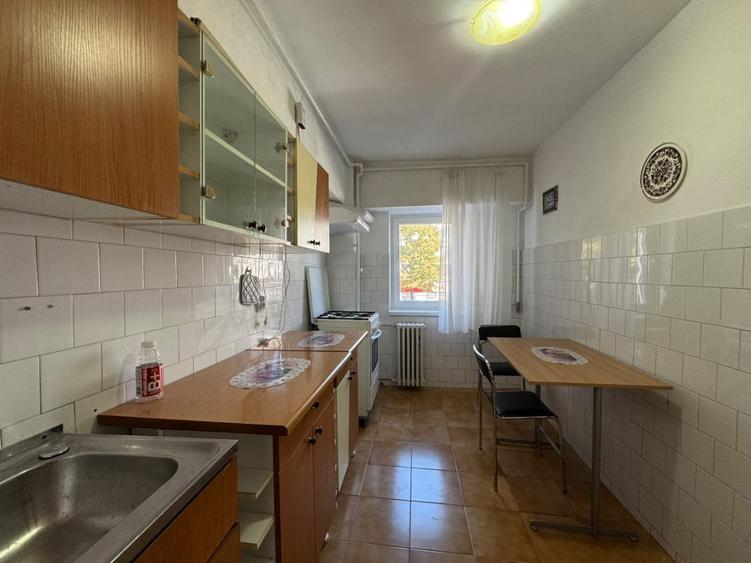 Apartament cu 2 camere decomandat în Dacia