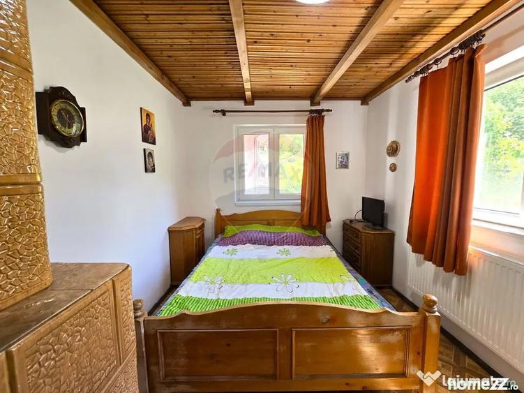 Casă cu 5 camere cu Teren 500 Mp în Moieciu