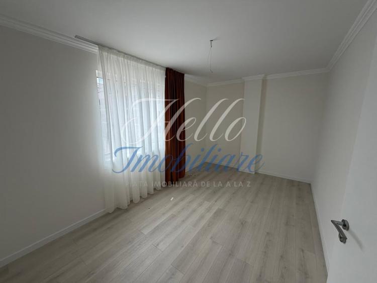 Apartament cu 3 camere decomandat în Florești