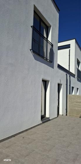 Casă cu 4 camere în Sânandrei