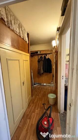 Apartament cu 2 camere semidecomandat în Rogerius