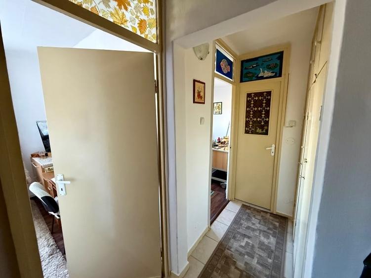 Apartament cu 3 camere decomandat în Lenin