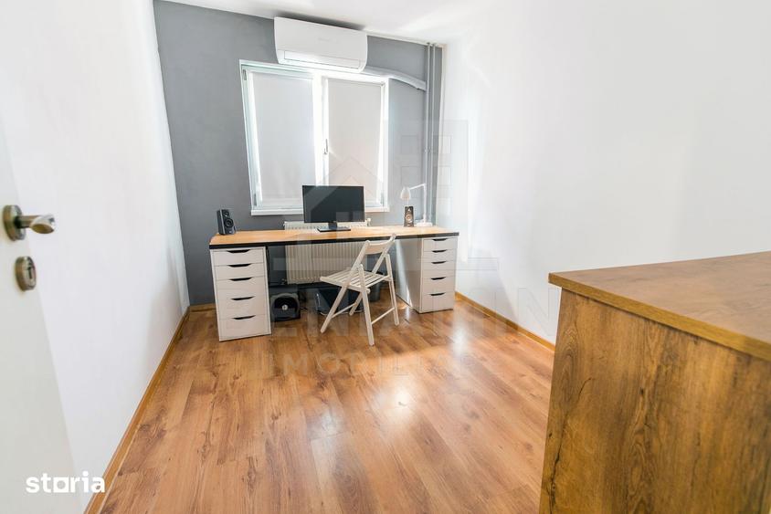 Apartament cu 3 camere în Craiovița Nouă