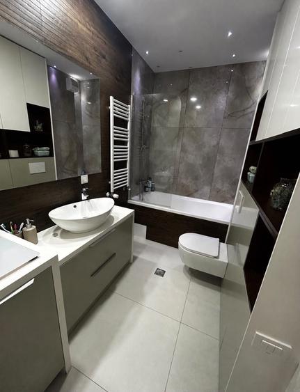 Apartament cu 3 camere decomandat în Nufărul