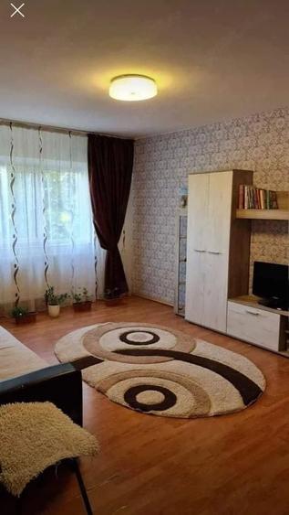 Apartament cu 2 camere decomandat în Apărătorii Patriei