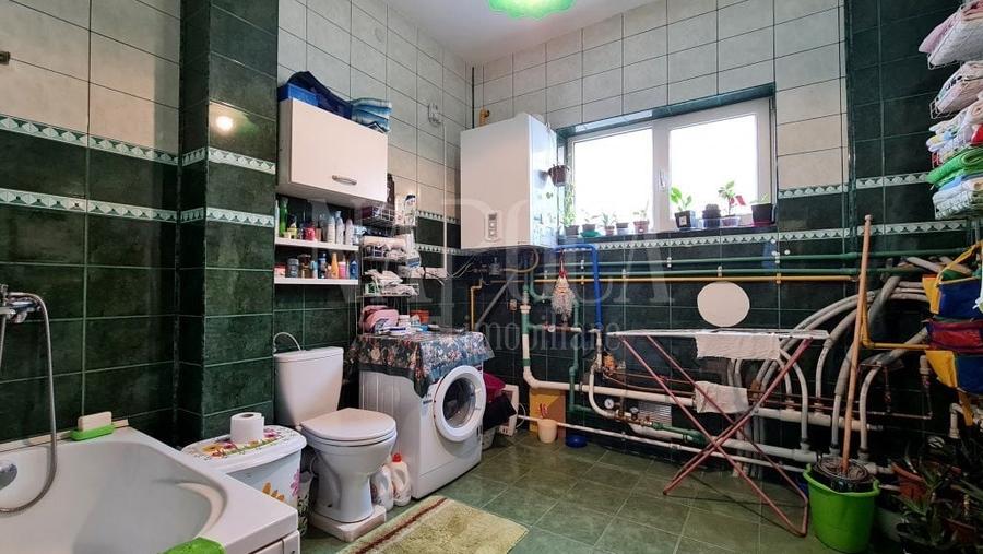 Casă individuală cu 7 camere cu Canalizare în Făget