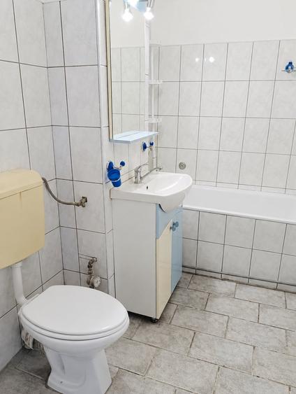 Apartament cu 2 camere decomandat, mobilat în Freidorf