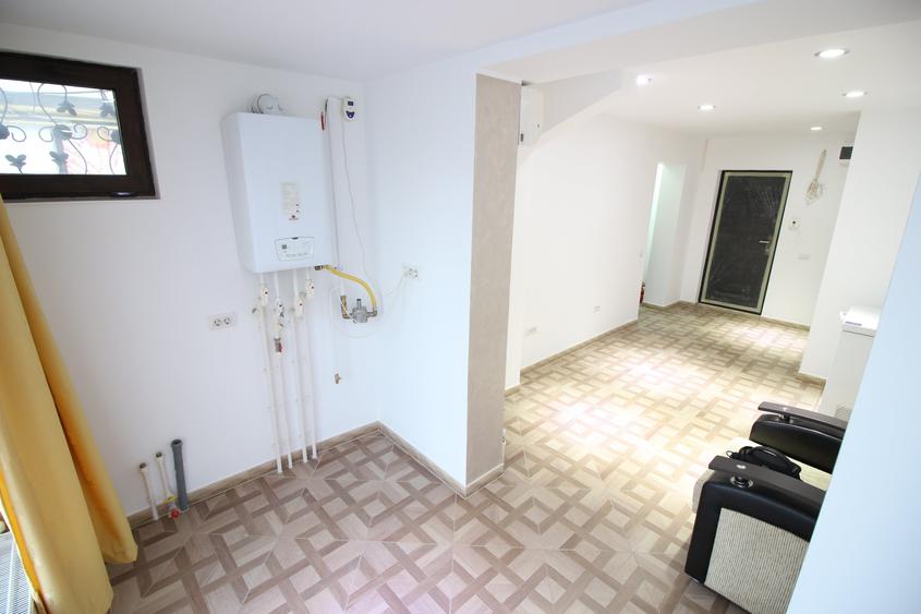 Apartament cu 2 camere în Micro 20