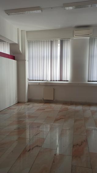 Basarabia - Morarilor (Soseaua Vergului )  spatii birouri in imobil  P+4 - 6