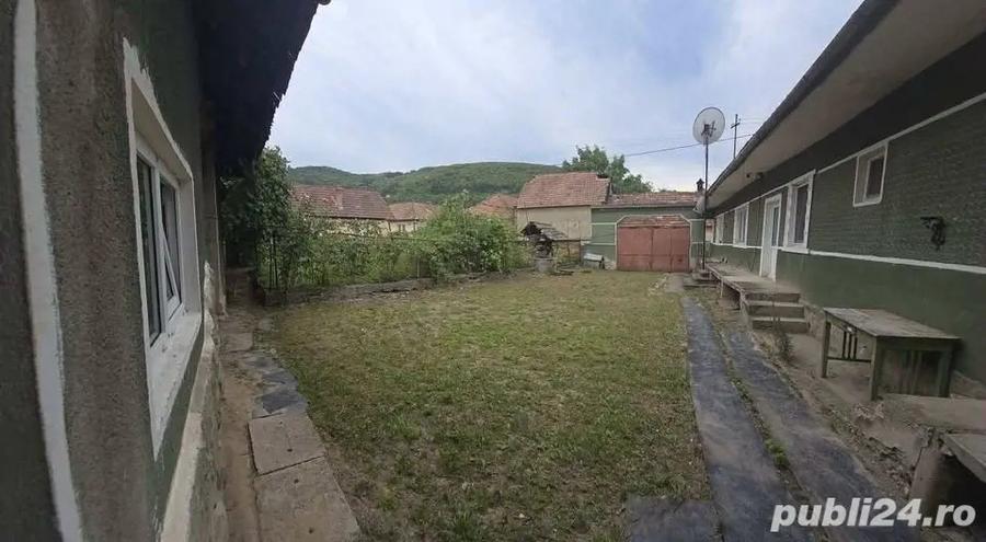 Casa 4 camere, anexe ?i gradina in centrul comunei Teliu - 2