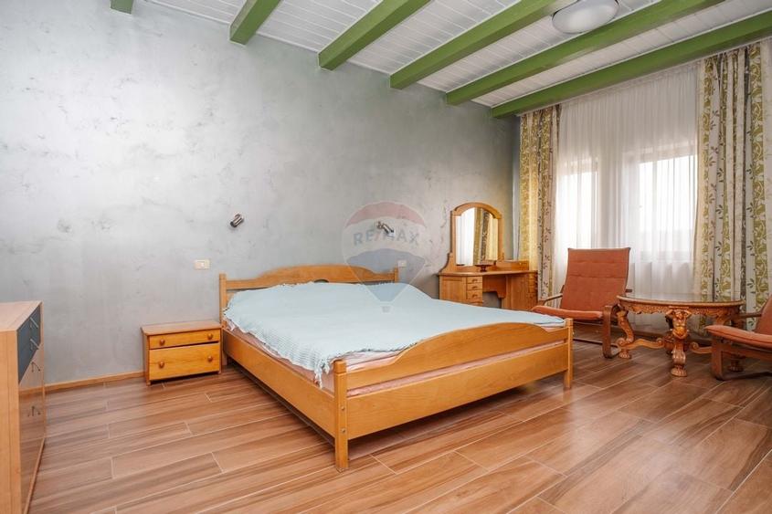 Casă / Vilă cu 10 camere, de vânzare. Todireni, Botoșani. - 30