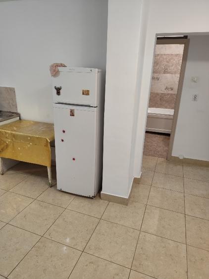 Ocazie proprietar 2 camere decomandat gaze  renovat stradal km5 Pandurului Nr 10 - 1