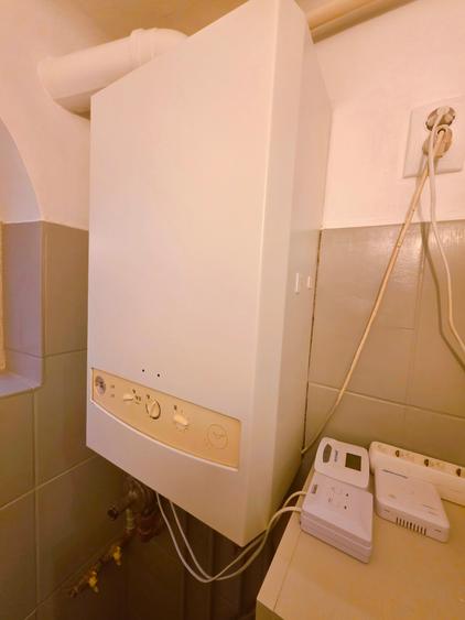 Garsoniera Pache - str. Kiritescu, et 1/3, balcon, supr. 31 mp, centrala proprie - 25