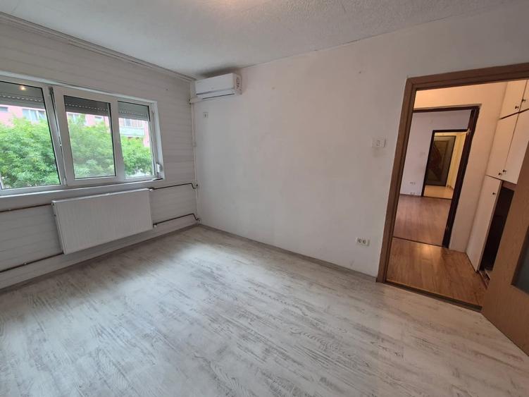 Apartament spatios etaj 2  Calea Martirilor - 2