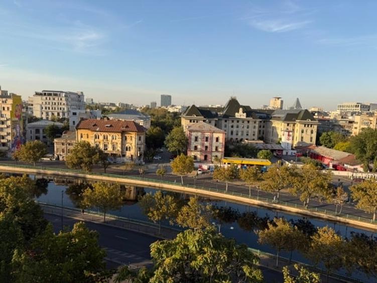 Apartament cu 2 camere decomandat în P-ța Unirii