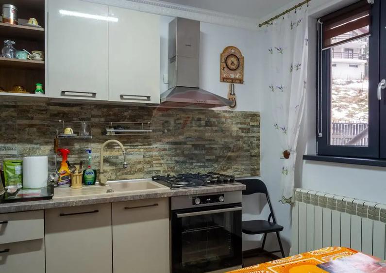 Complex pentru cazare in Busteni in zona Valea Alba - 4