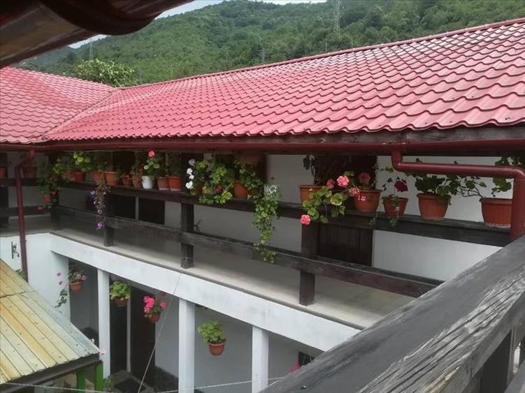 Pensiune in Sasca Montana - 1