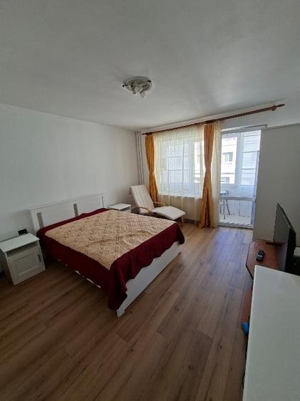 Garsoniera vis a vis de Athenee Palace nou renovata si mobilata - 1