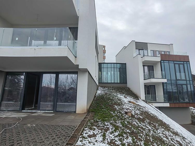 Doua cladiri noi, impreuna sau separat - 4