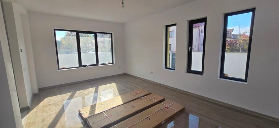 Casă Individuală Cuplată, 4 camere , Stradă asfaltată , Toate utilitățile - 7