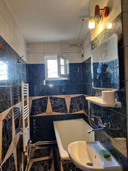 Inchiriez apartament 3 camere - 3