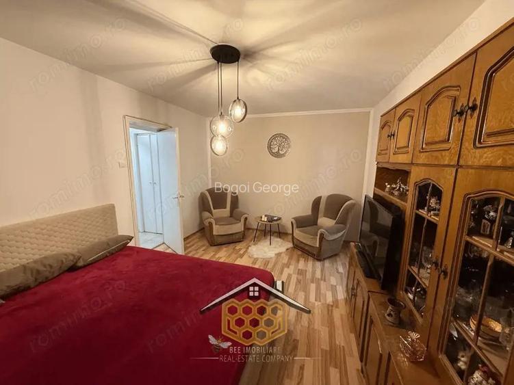 Apartametn cu 2 camere, semidecomandat, pe Calea Bucuresti Apartametn cu 2 camere, semidecomandat, pe Calea Bucuresti
