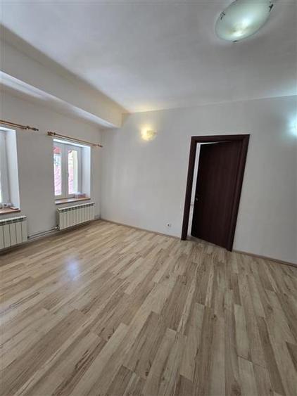 Rar pe piata: 2 camere în vila cu curte privata 104 mp – aproape de metrou - 3