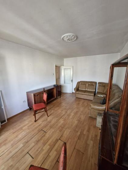 Apartament 3 camere - Comanesti, central. - 6