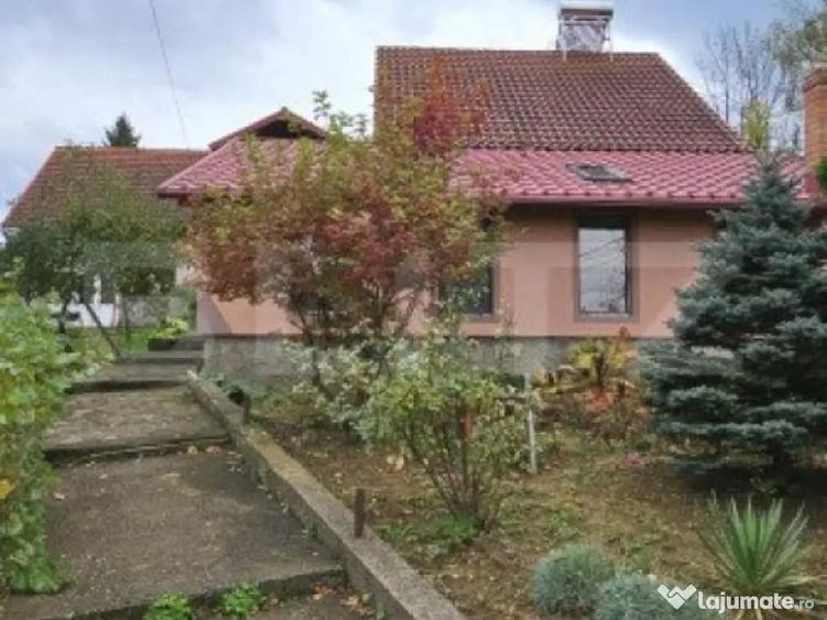 Casa deosebita, 3000 mp teren, 6 camere zona linistita - Bar - 3