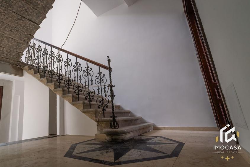 De vanzare Cladire bloc Istoric Central Arad D+P+E+M curte proprie - 10