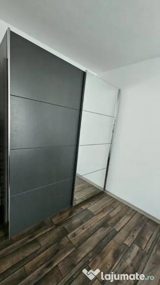 Apartament cu 3 camere semidecomandat în Tomis Nord