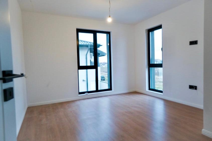 Proprietar , casa Domnești - 12