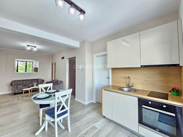 Apartament de închiriat, 3 camere semidecomandat, etaj 2/2 Apartament de închiriat, 3 camere semidecomandat, etaj 2/2