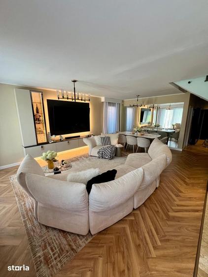 Casă cu 5 camere cu Teren 410 Mp în Corbeanca