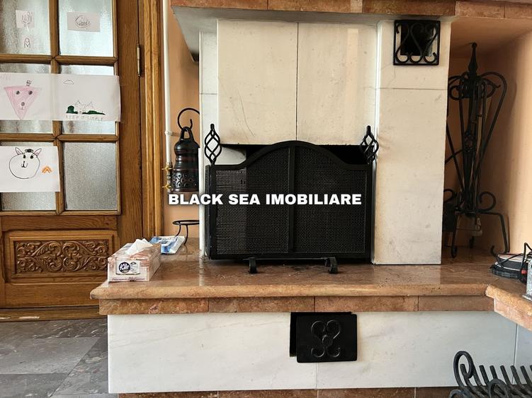 Vila 7 camere D+P+1+M - 2 Garaje - 50m de plaja - Zona centrala - 5