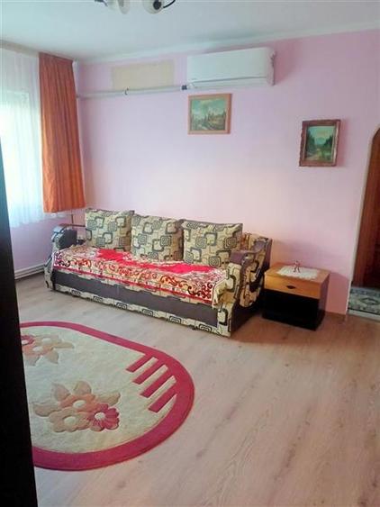 Apartament 2 camere semidecomandate, mobilat, zona - 3