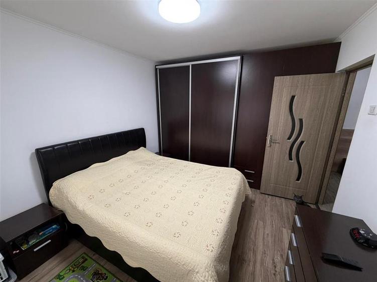 Apartament 2 camere, hol patrat, logie + balcon, mobilat si utilat - 8