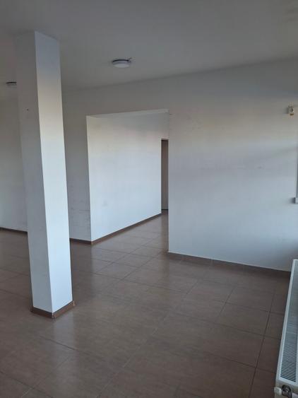 Chitila Colosseum Mall Carrefour stradal - 5