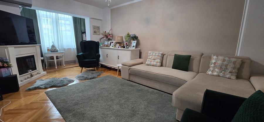 Apartament cu 3 camere decomandat, mobilat în Ultracentral