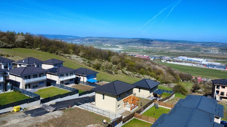 Vand casa individuala comision 0% - 12