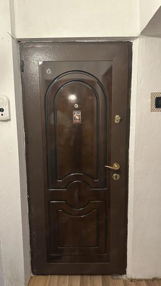 Apartament cu 3 camere nedecomandat în Central
