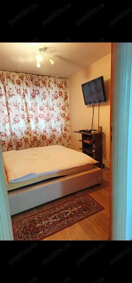 Inchiriez apartament 4 camere, decomandat, zona Piata Mica - 1