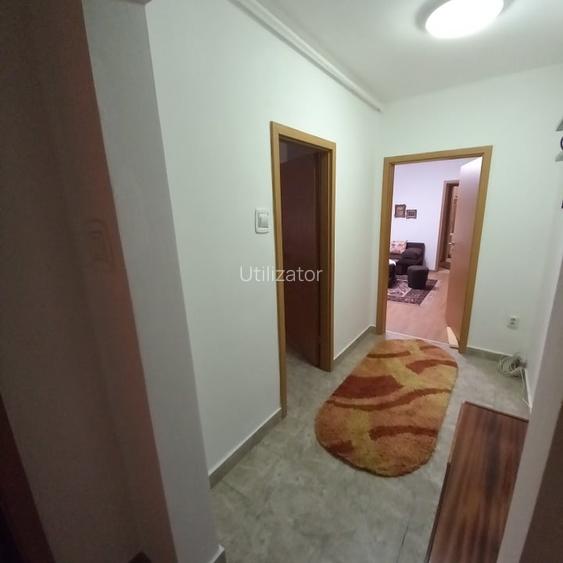 Proprietar dau spre închiriere ap.3 camere