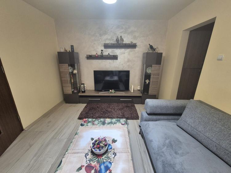 De vanzare apartament cu 3 camere - 2
