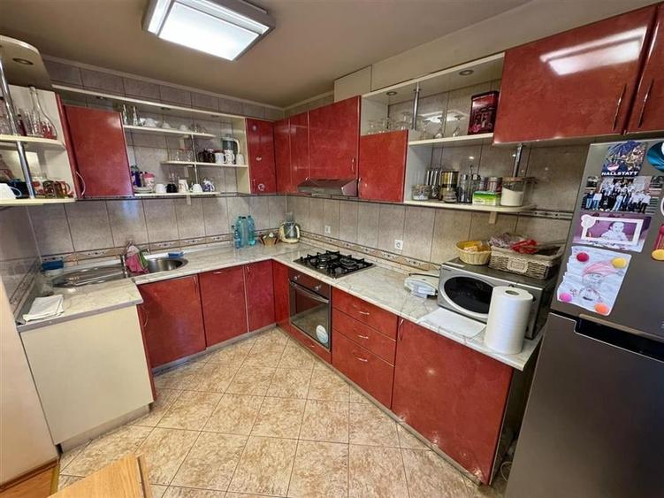 Apartament cu mansarda zona Piata Moldovei ,mobilat si utilat ! - 1