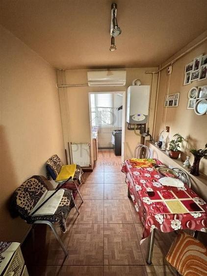 LIPOVEI - 3 cam - decomandat - centrala proprie - clima -  ETAJ 3 - 1